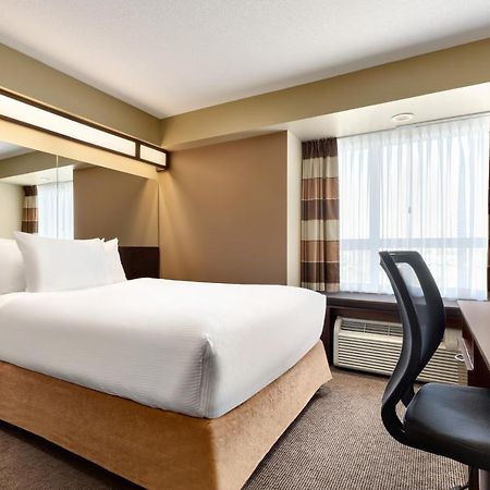 Microtel Inn & Suites By Wyndham Estevan Bagian luar foto