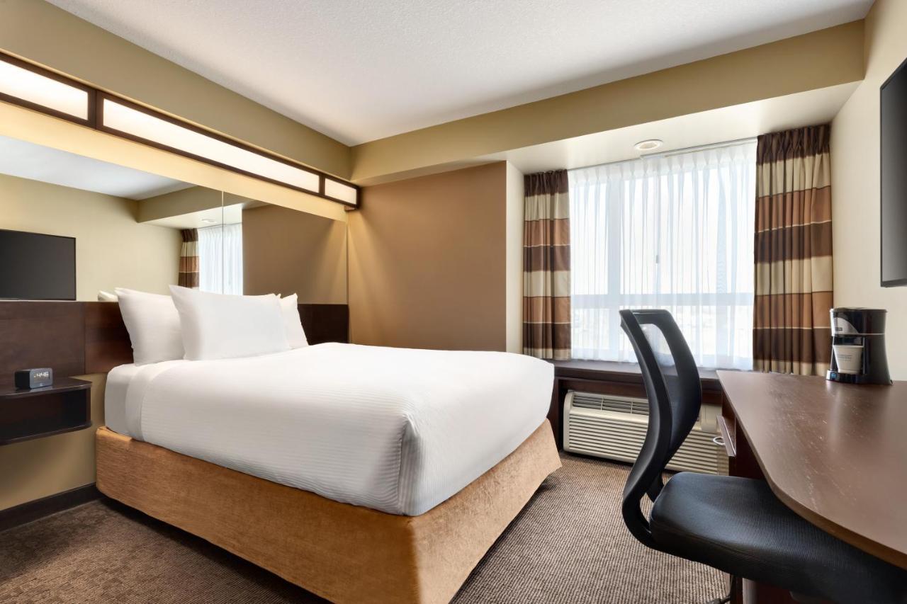 Microtel Inn & Suites By Wyndham Estevan Bagian luar foto