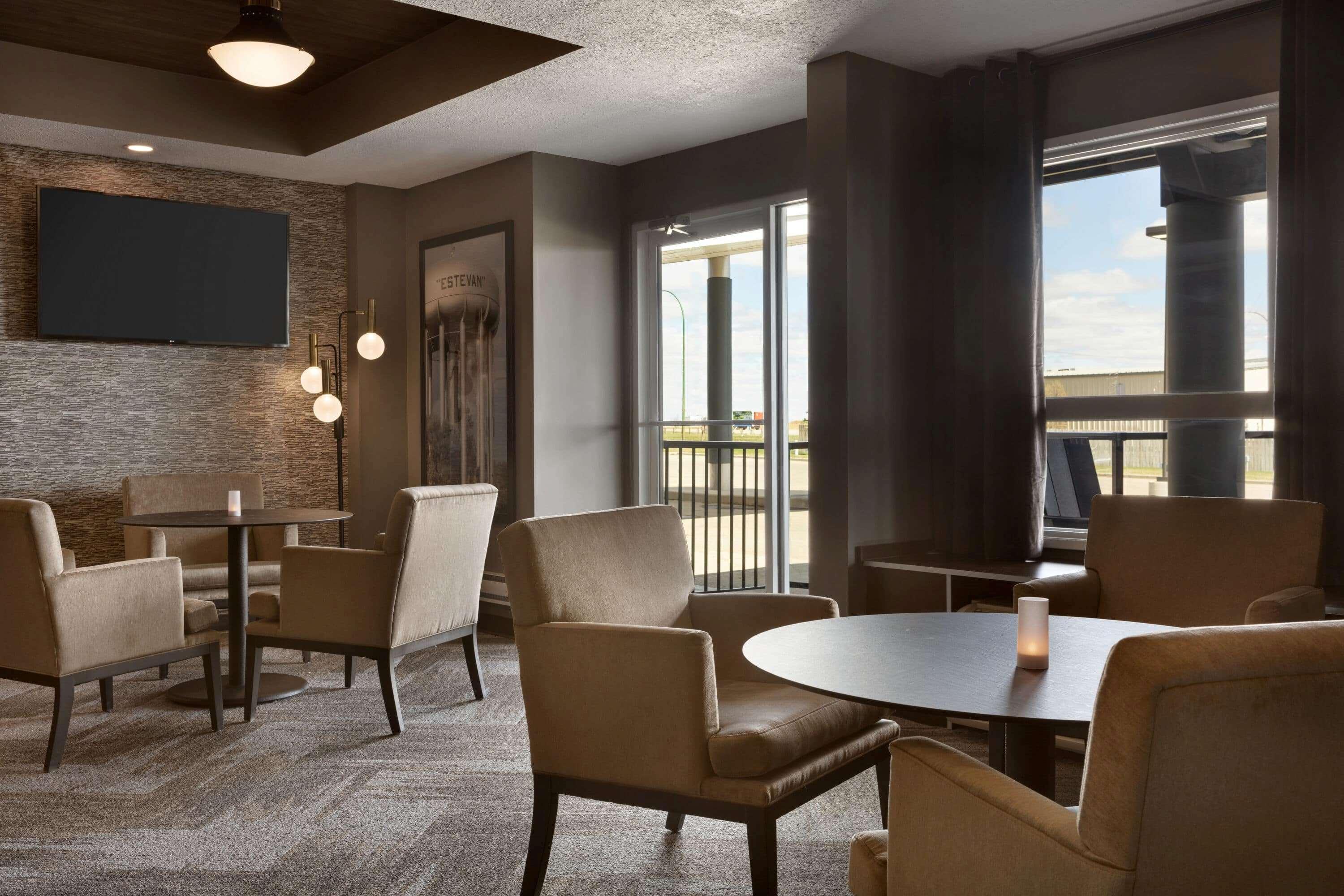 Microtel Inn & Suites By Wyndham Estevan Bagian luar foto
