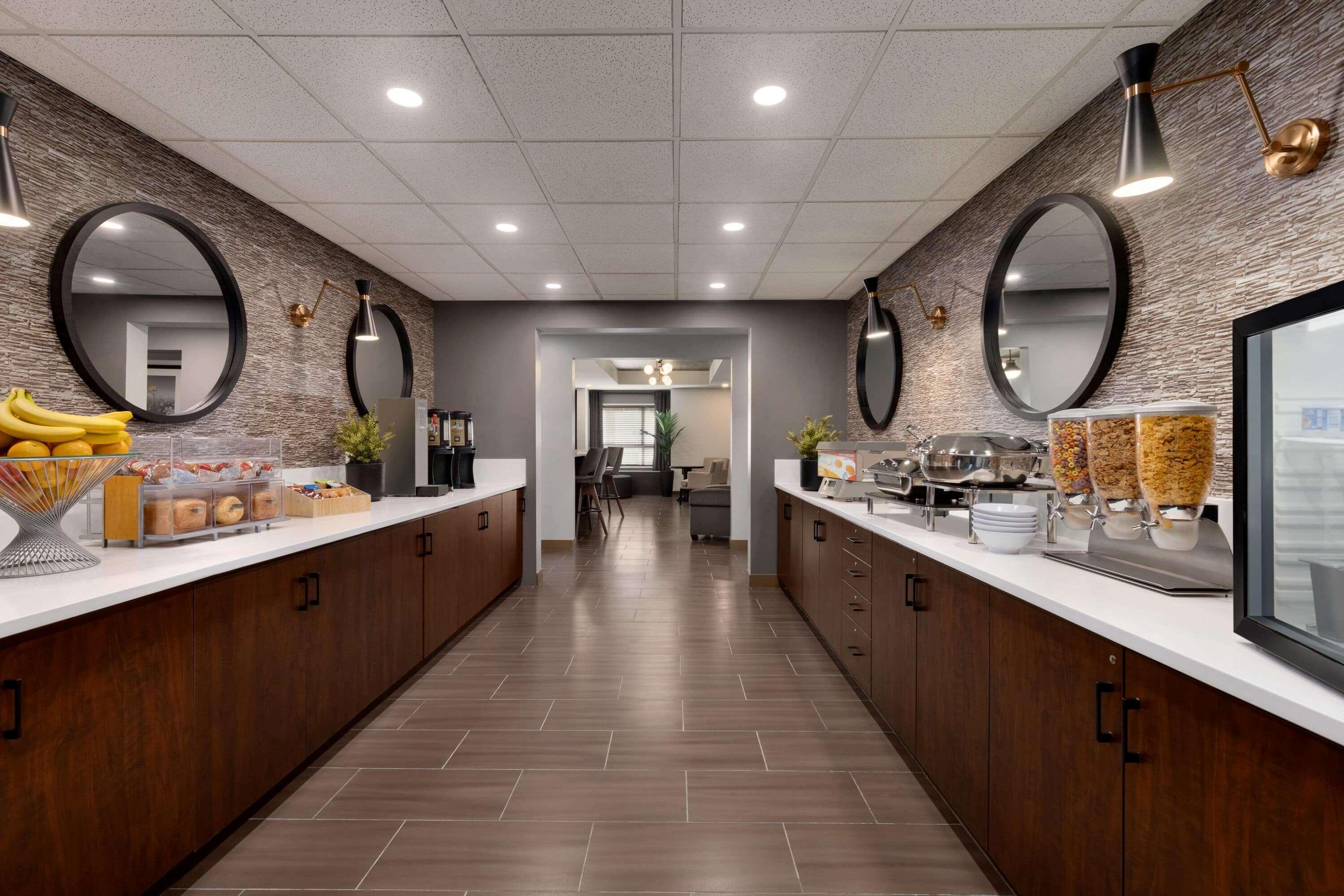 Microtel Inn & Suites By Wyndham Estevan Bagian luar foto