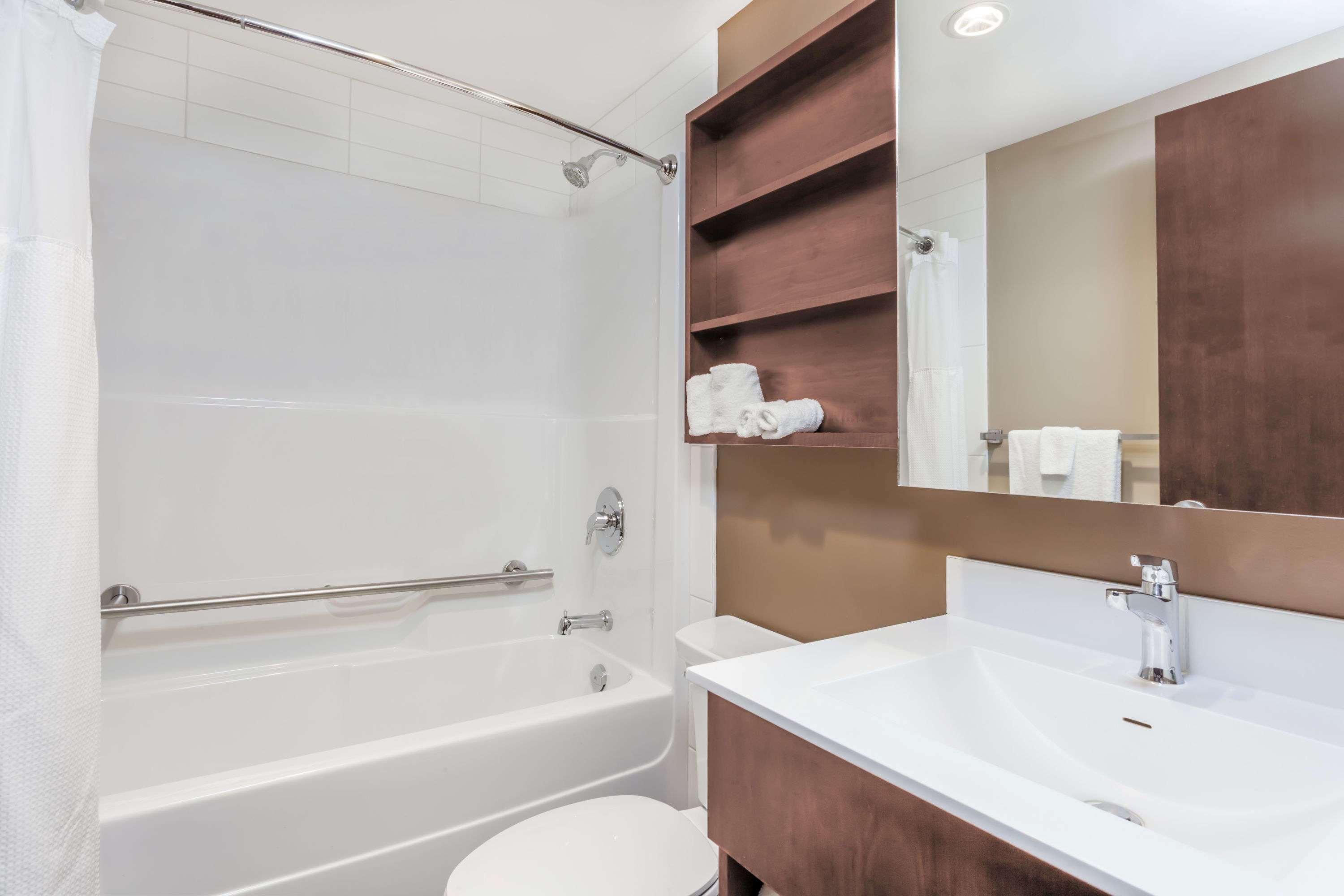 Microtel Inn & Suites By Wyndham Estevan Bagian luar foto