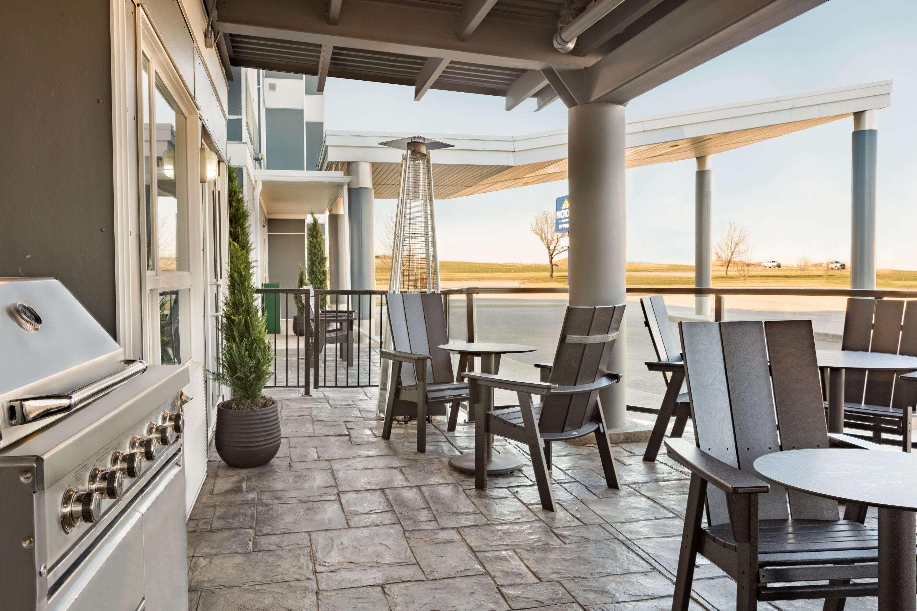 Microtel Inn & Suites By Wyndham Estevan Bagian luar foto