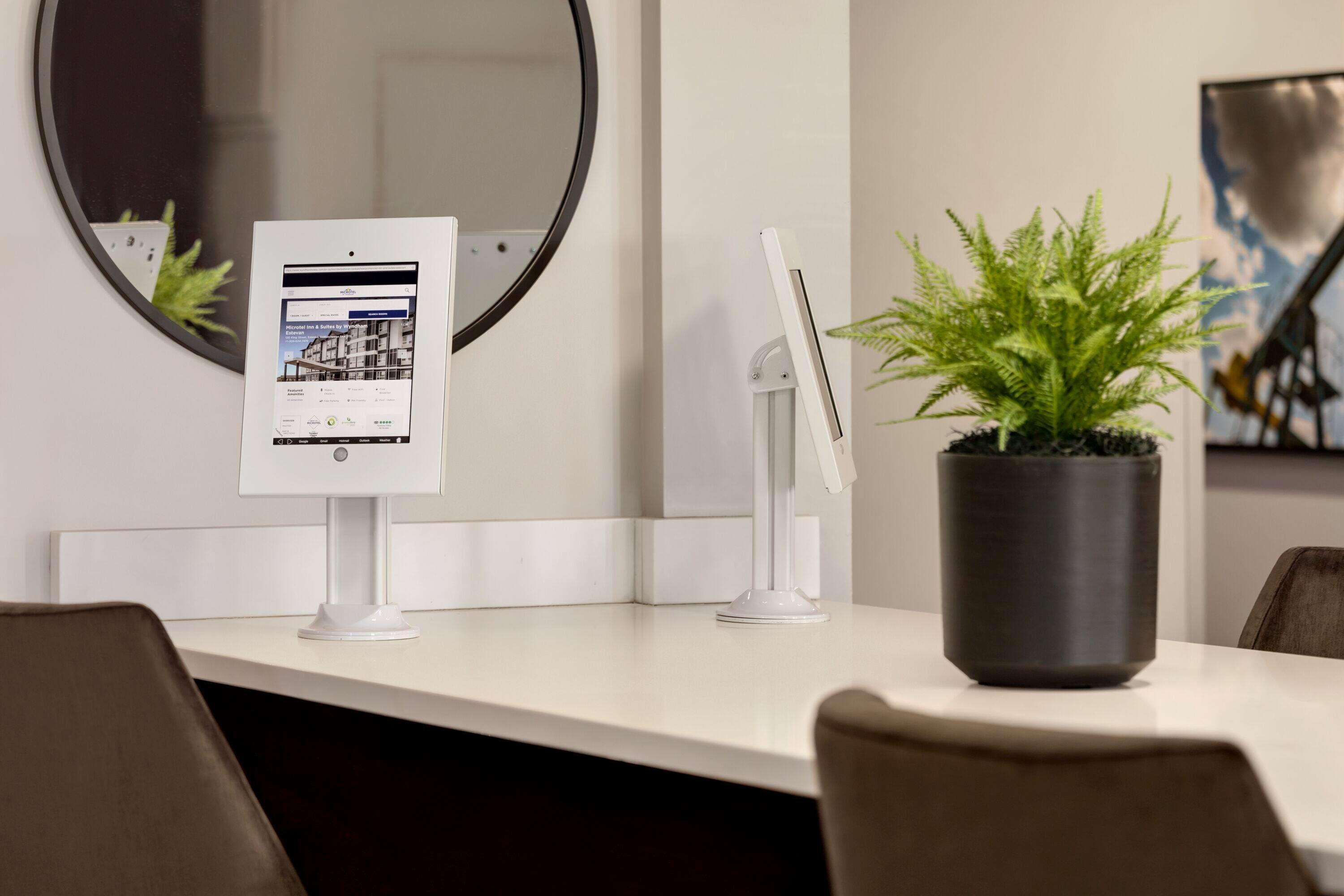 Microtel Inn & Suites By Wyndham Estevan Bagian luar foto