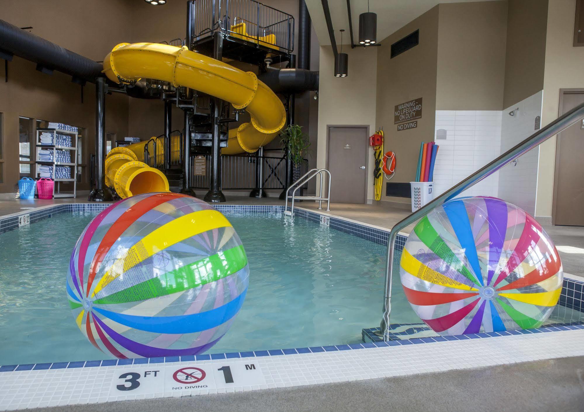 Microtel Inn & Suites By Wyndham Estevan Bagian luar foto
